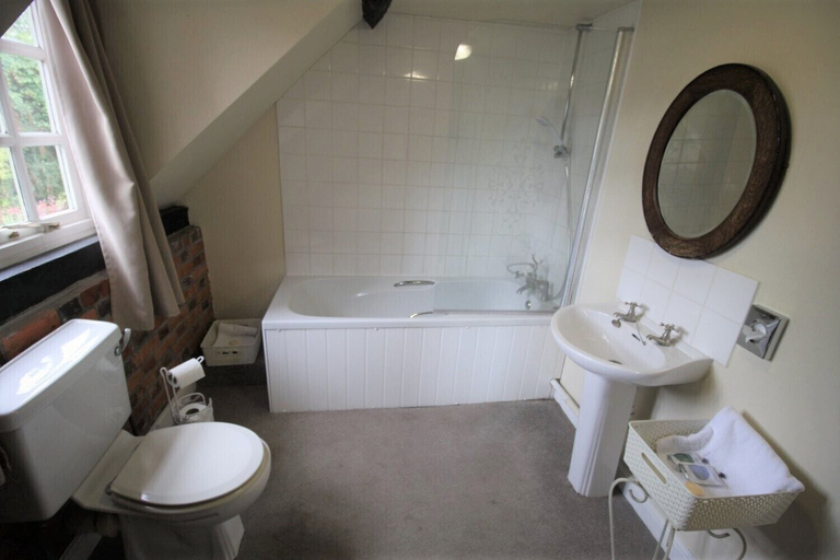 Bathroom 4, The Carpenters Arms, Hampshire