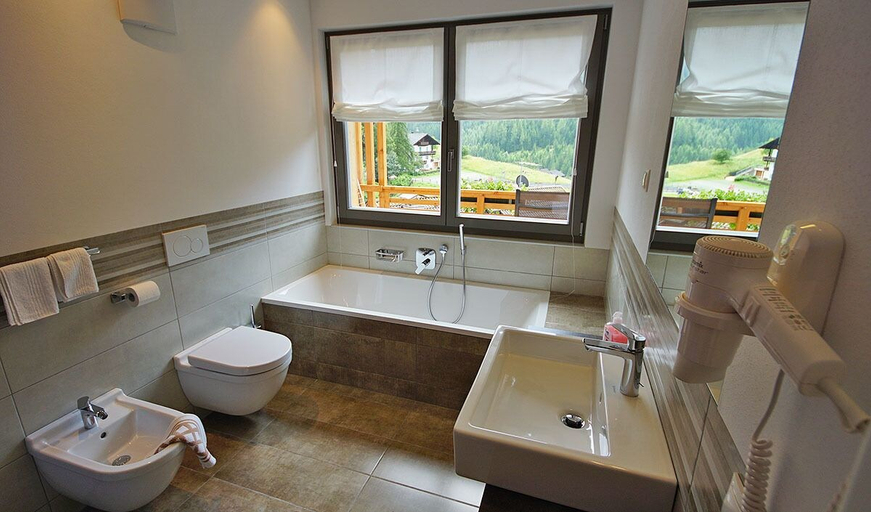 Bathroom 4, Hotel Chalet La Palsa, Bolzano