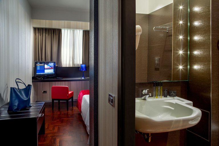 Bathroom 5, Hotel Enea Pomezia, Roma