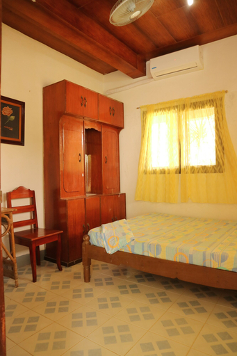 Bedroom 3, Joan Beach Resort, Abra de Ilog
