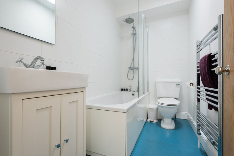 Bathroom 3, The Old Tailor House - Large & Charming 4BDR Home in Jericho, Oxfordshire