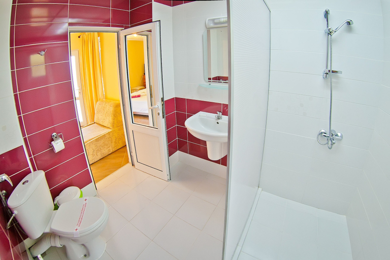 Bathroom 3, Villa Sequoia, Varna