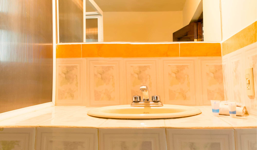 Bathroom 4, Hosting House Express, Morelia