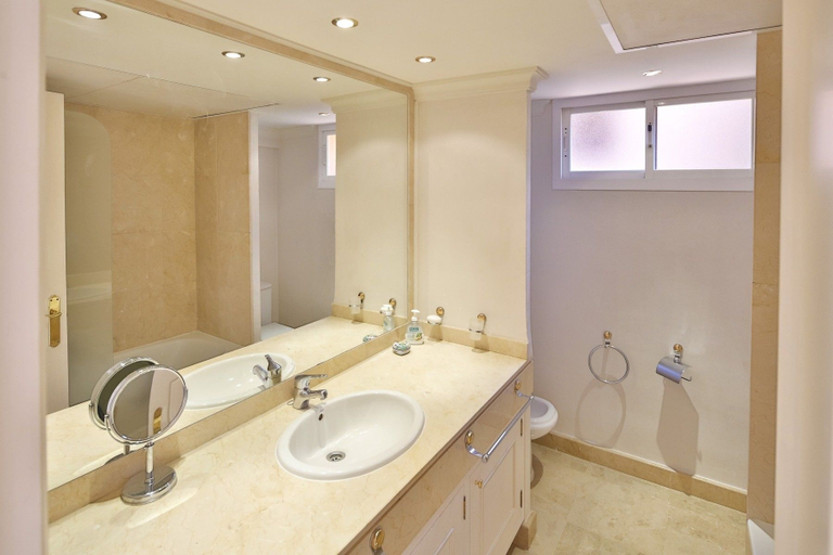 Bathroom 3, Casa Marbella Club, Málaga