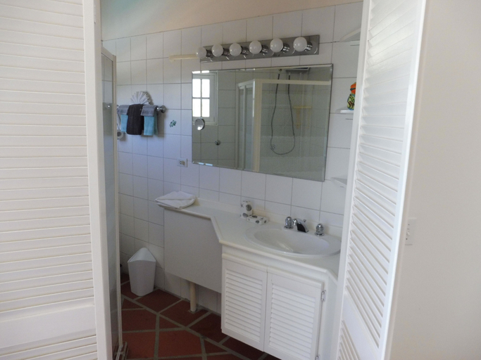 Bathroom 4, Karibu Aruba Boutique Hotel
