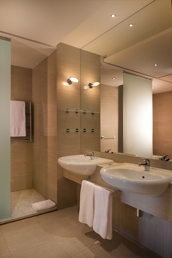 Bathroom 5, DoubleTree by Hilton Turin Lingotto, Torino