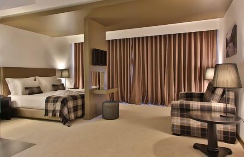 Bedroom 3, Delfim Douro Hotel, Lamego