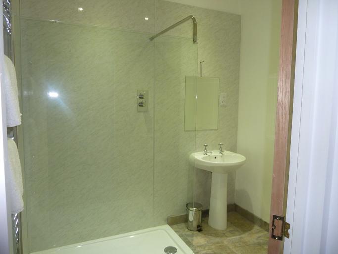 Bathroom 3, Parrett Hotel, Dorset