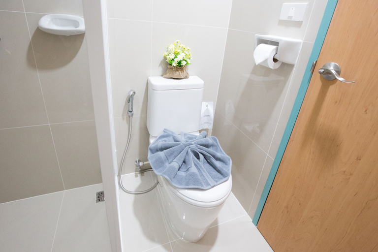 Bathroom 5, Lucky Panda Hotel, Muang Chiang Mai