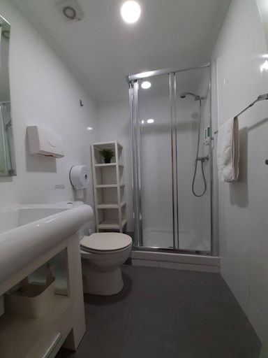Bathroom 4, CH Lumiere, Madrid
