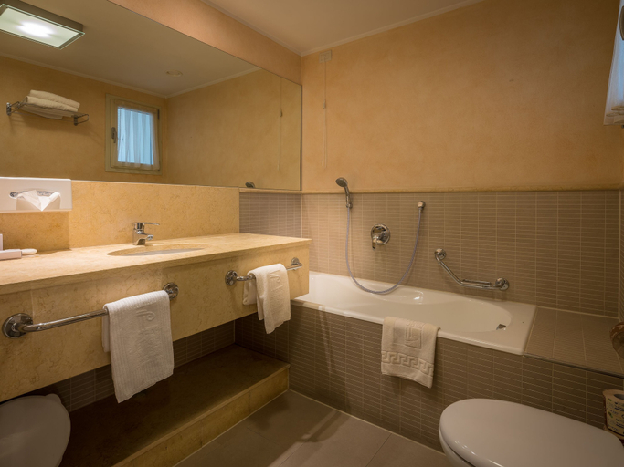 Bathroom 5, Parc Hotel Germano Suites, Verona