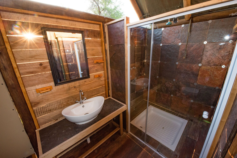 Bathroom 4, Buffelshoek Tented Camp, Ehlanzeni