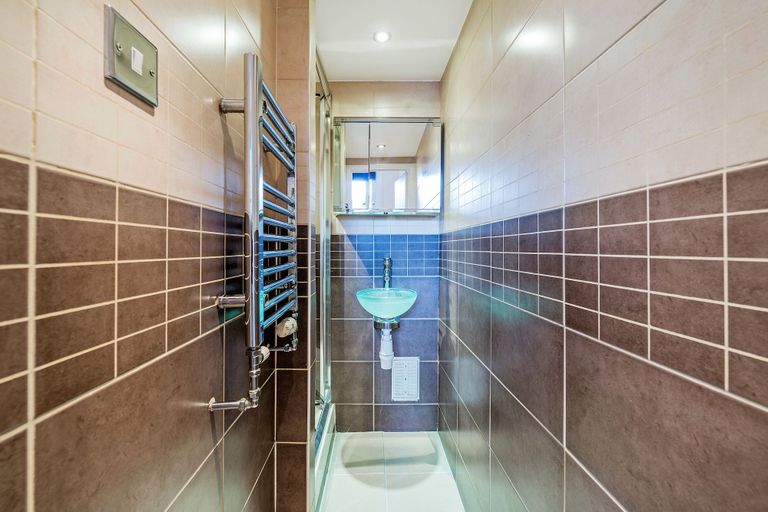Bathroom, 24 43 Stunning Studio in Notting Hill, London