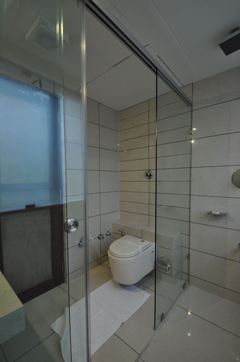 Bathroom 4, Le Grande Residency, Ahmadabad