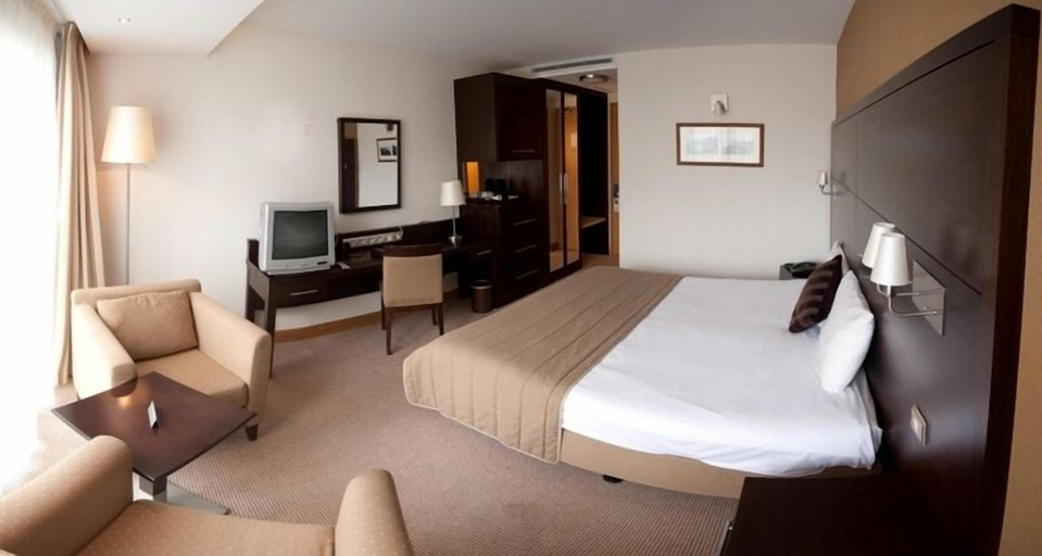 Bedroom 4, White Sands Hotel, Dublin