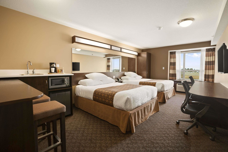 Bedroom 3, Microtel Inn & Suites by Wyndham Blackfalds Red Deer North, Division No. 8