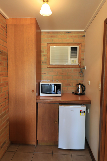 Others 5, Quays Motel San Remo, Bass Coast  Bal