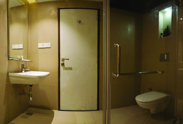 Bathroom 15