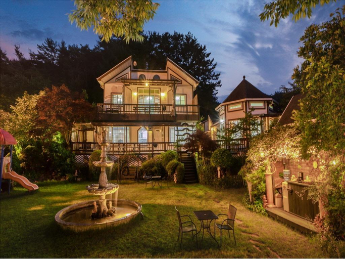 Exterior & Views 1, Taean SeIp Clover Pension, Taean
