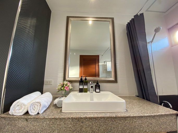 Bathroom 4, NT Place Sukhumvit Suites, Khlong Toey