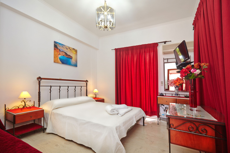 Bedroom 2, Pettas Apartments, Ionian Islands