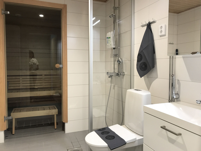 Bathroom 3, The Harbour Apartments, Central Finland