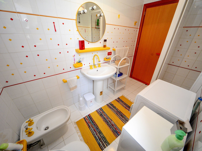 Bathroom 3, Villa Le Magnolie, Palermo