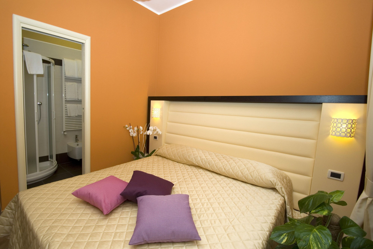 Bedroom 3, Hotel Rosignano, Livorno