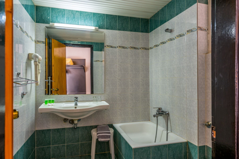 Bathroom 4, Hotel Alexios, Epirus