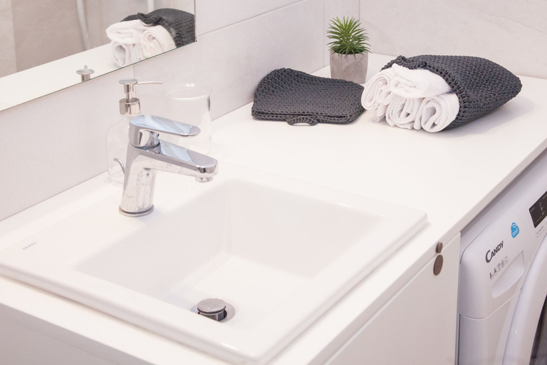 Bathroom 5, Fully Renovated Modern Beauty in Athens, Attica