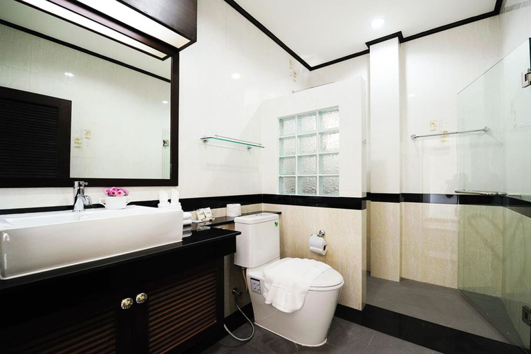 Bathroom 4, Baan Narakorn Private Pool, Mueang Krabi
