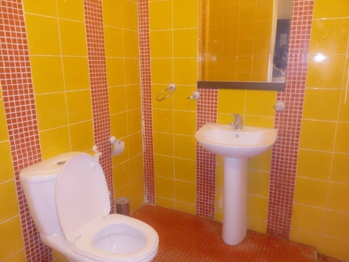 Bathroom, Gallé Niwa, Dakar