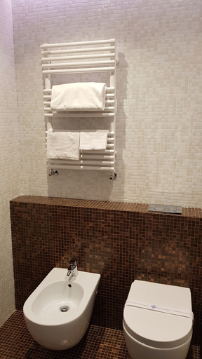 Bathroom 5, Hotel San Domenico al Piano, Matera