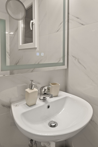 Bathroom 5, Athens Warehouse Boutique Hotel & Suites, Attica