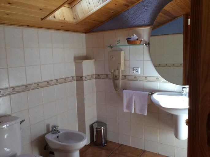 Bathroom 4, Hotel La Ribera, Lleida