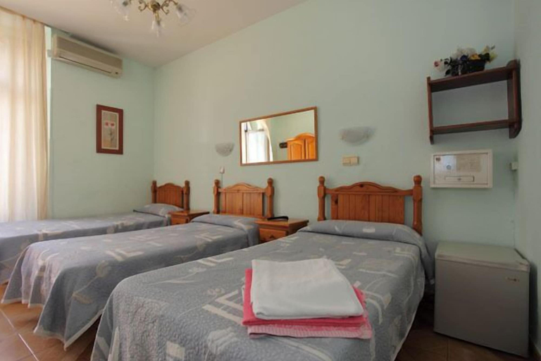 Bedroom 2, Hostal Fuentesol, Madrid
