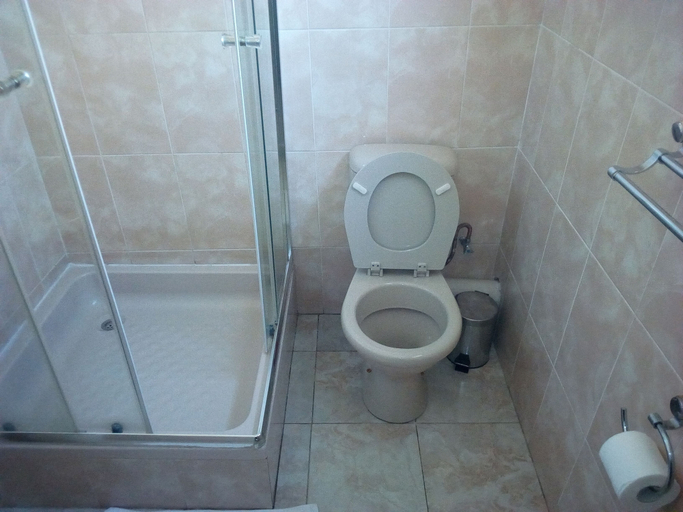 Bathroom 5, Mosi-O-Tunya Executive Lodge, Livingstone