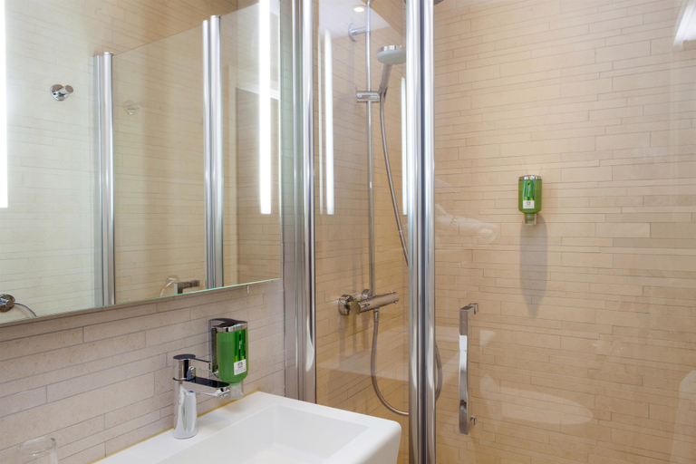 Bathroom 4, Best Western Plus Monopole Metropole, Bas-Rhin