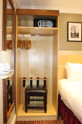 Bedroom 2, Best Western Victoria Palace, London