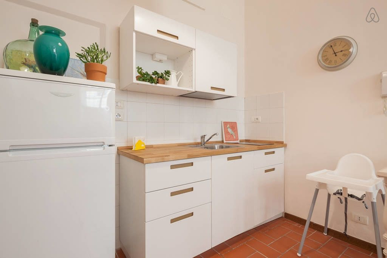 Others 5, Suite Elda, Verona