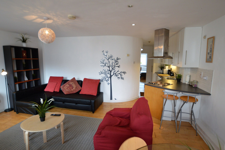 Others 4, MetroStays - Stephen's Green 7-2, Dublin