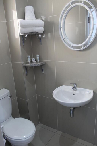 Bathroom, Royal Ushaka Hotel- Morningside, eThekwini