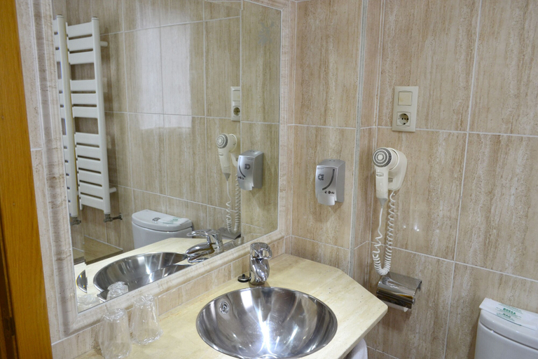 Bathroom 3, Alda Centro Oviedo, Asturias