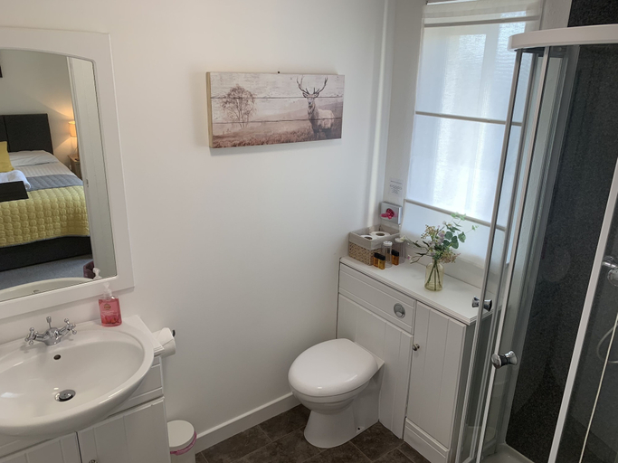 Bathroom 5, Loch Eyre House, Highland