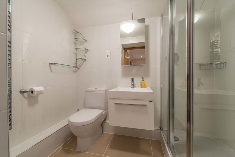 Bathroom 3, Hampden Apartments - The Catherine, Windsor and Maidenhead
