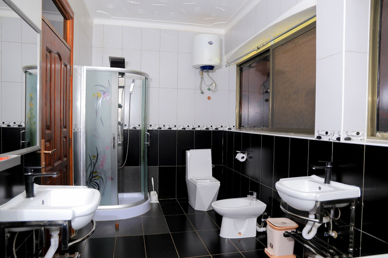 Bathroom 3, Victoria Royal Beach Hotel, Entebbe