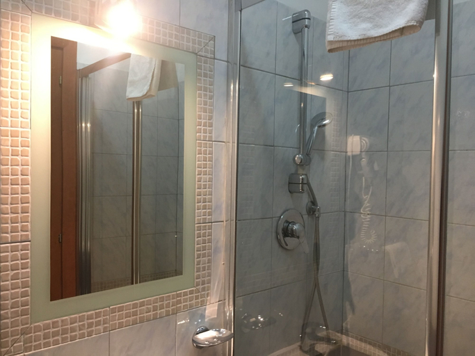 Bathroom 5, Best Location in Rome, Rome