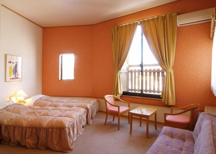 Bedroom 2, Hakuba Alpine Hotel, Hakuba