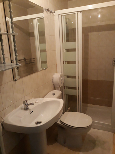 Bathroom 3, Hostal Fuentesol, Madrid