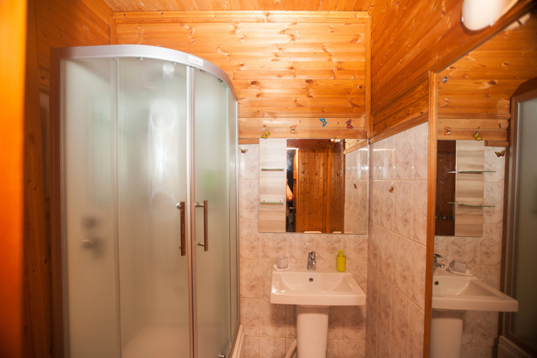 Bathroom 3, Kvart Boutique Kiyevskiy, Central
